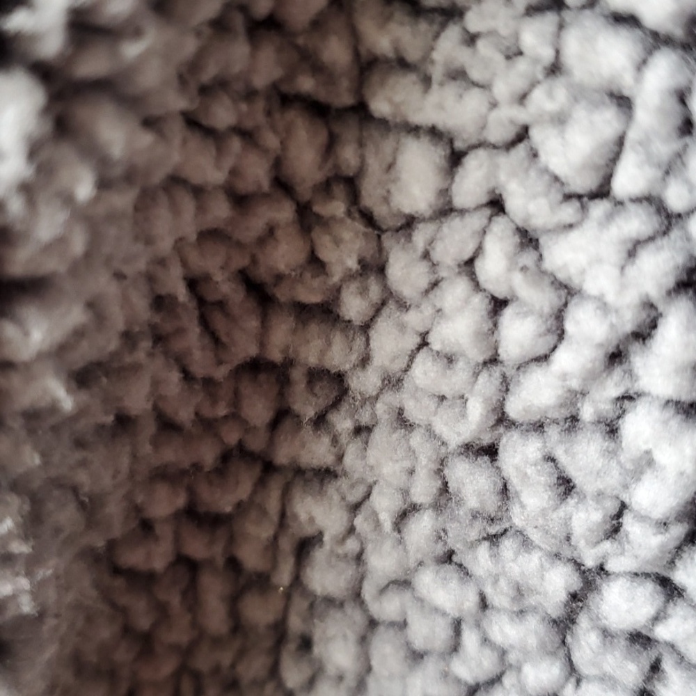 Cozy Sherpa sweatshirt gray size small - Picture 7 of 11